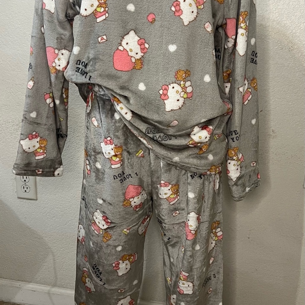 Hello Kitty Kids Pajama Set in Gray and Pink